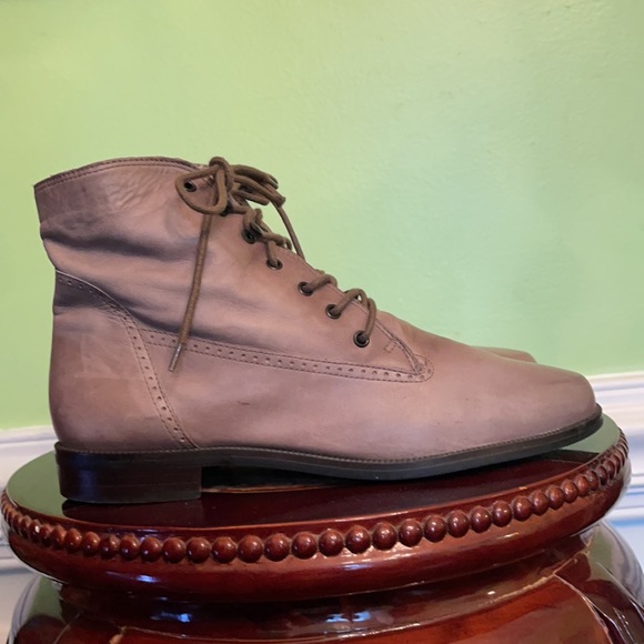 Nine West smoke Grey booties like new - Picture 3 of 8